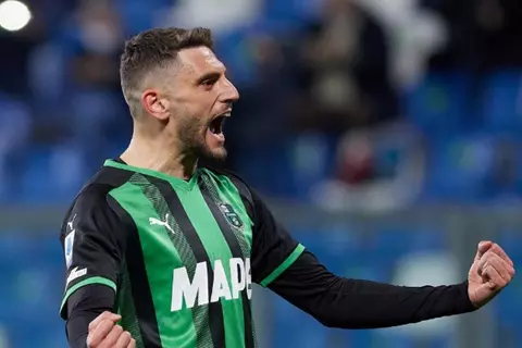 ساسولو يجدد عقد أسطورته بيراردي حتى 2029